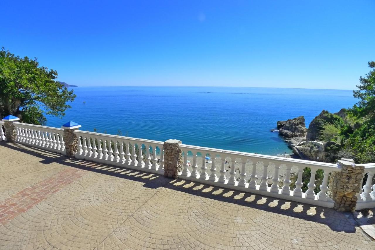 R838 Capistrano Playa 213 Daire Nerja Dış mekan fotoğraf