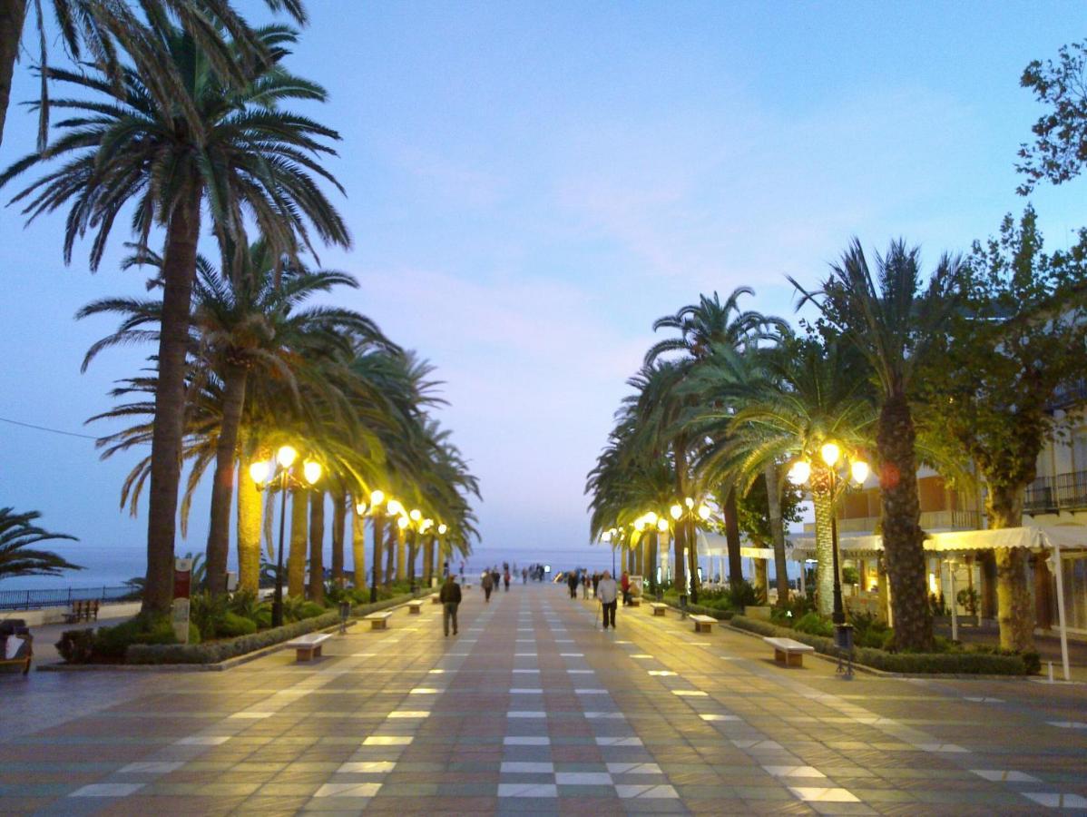 R838 Capistrano Playa 213 Daire Nerja Dış mekan fotoğraf